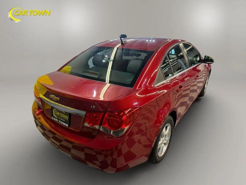 Vehicle photo 8