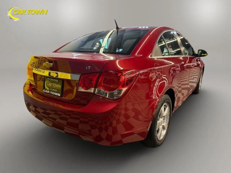 Vehicle photo 9