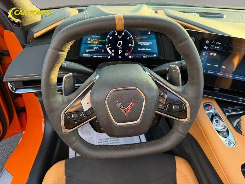 Vehicle photo 19