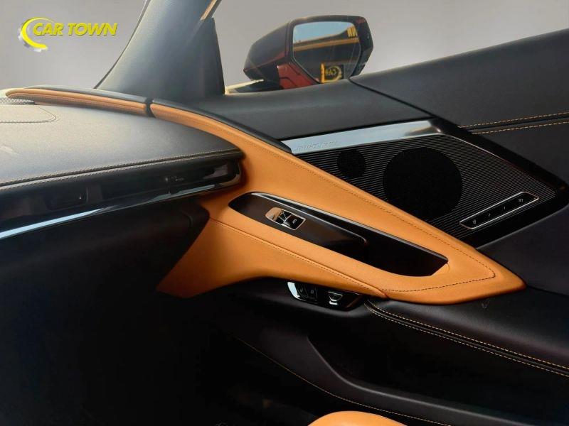 Vehicle photo 35
