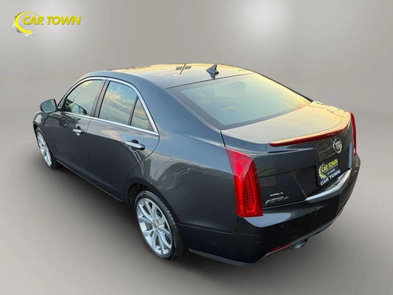 Vehicle photo 12
