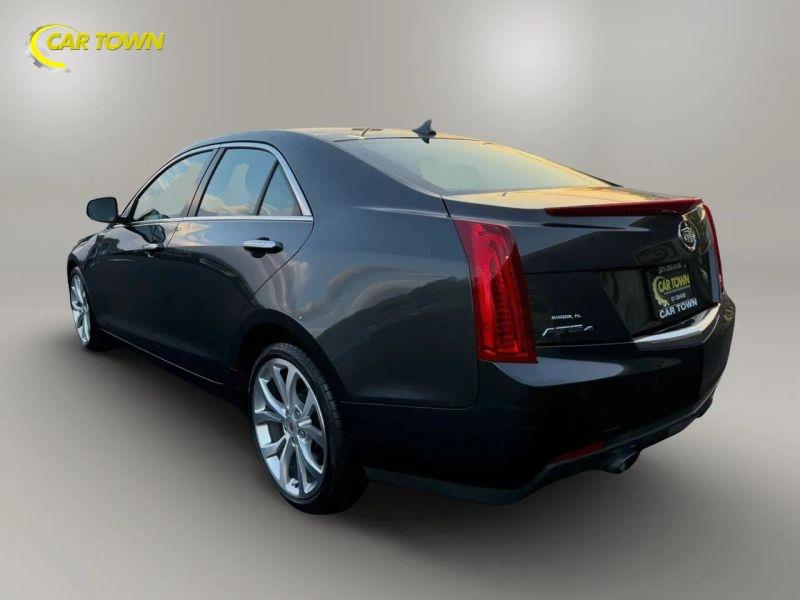 Vehicle photo 13