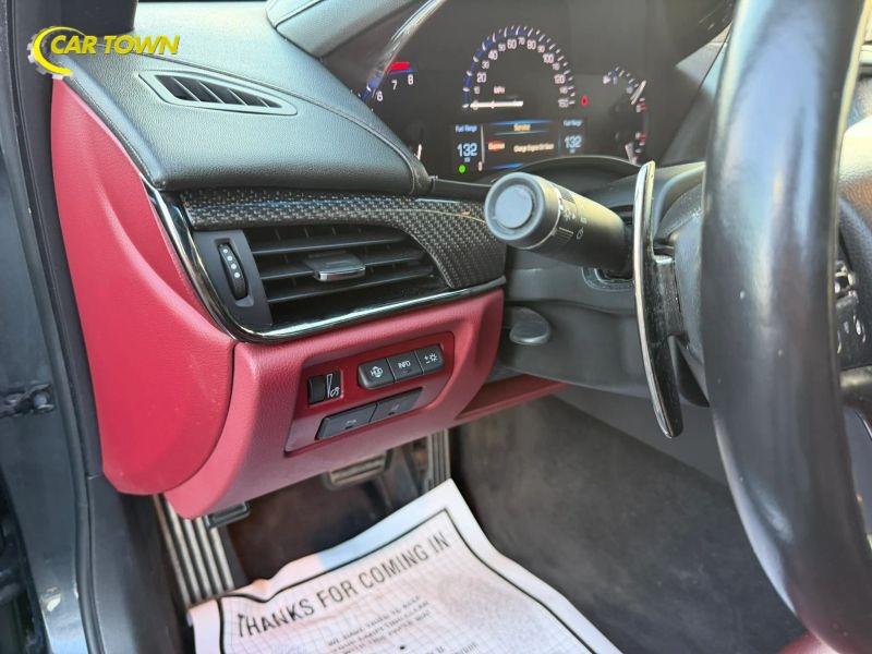 Vehicle photo 18