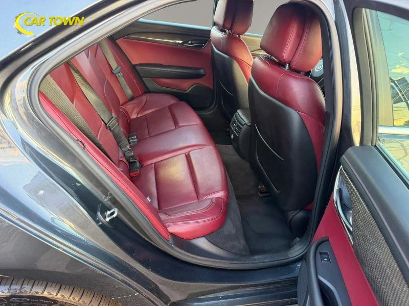Vehicle photo 24