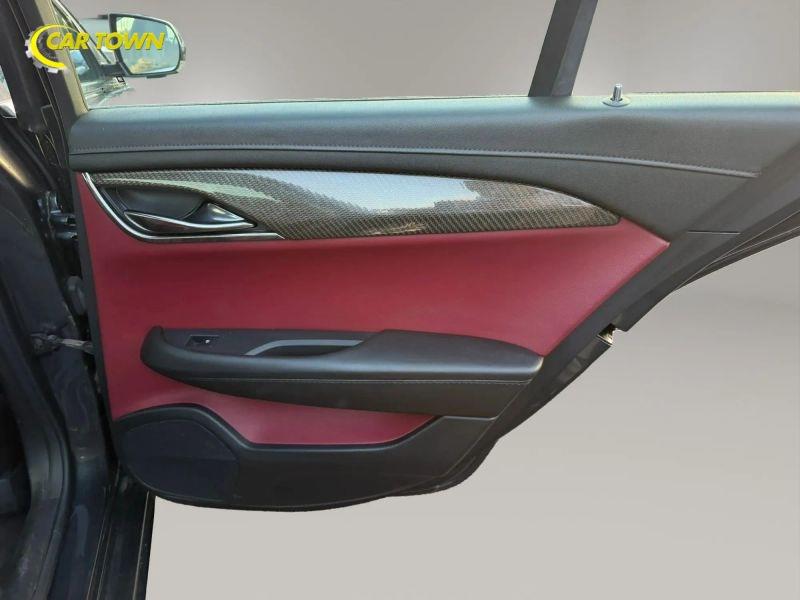 Vehicle photo 25