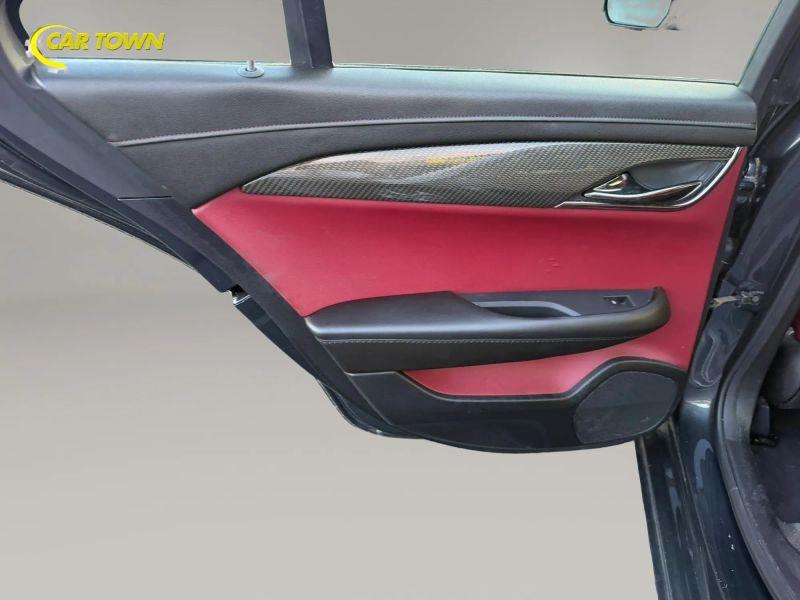 Vehicle photo 28