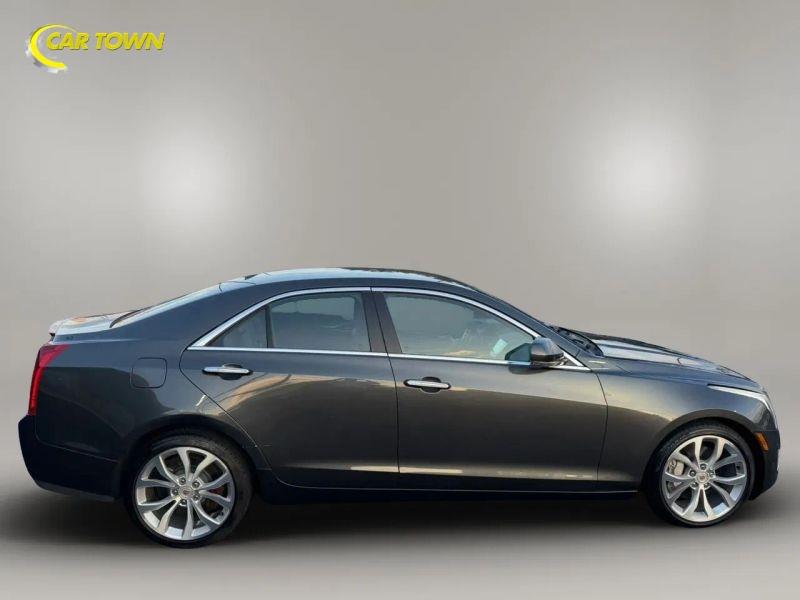 Vehicle photo 7