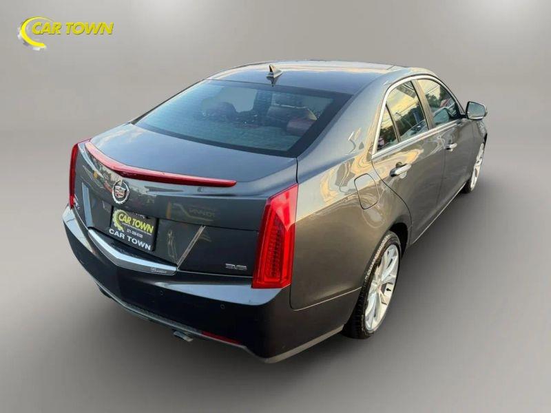 Vehicle photo 8