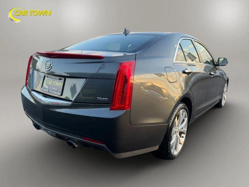 Vehicle photo 9