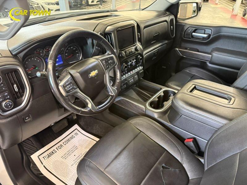 Vehicle photo 18