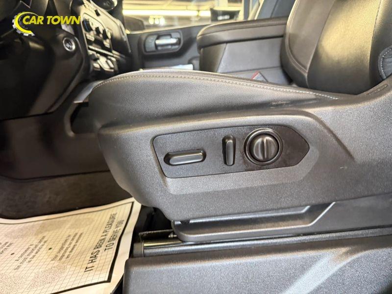 Vehicle photo 20