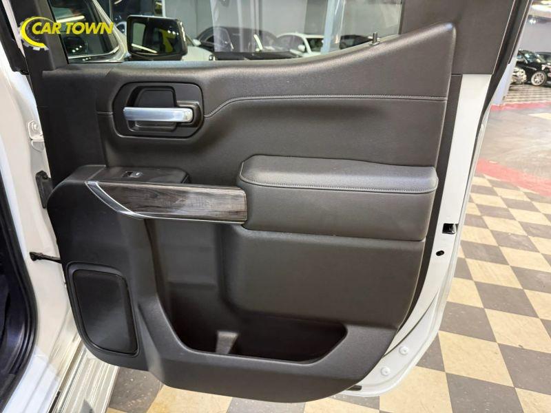 Vehicle photo 27