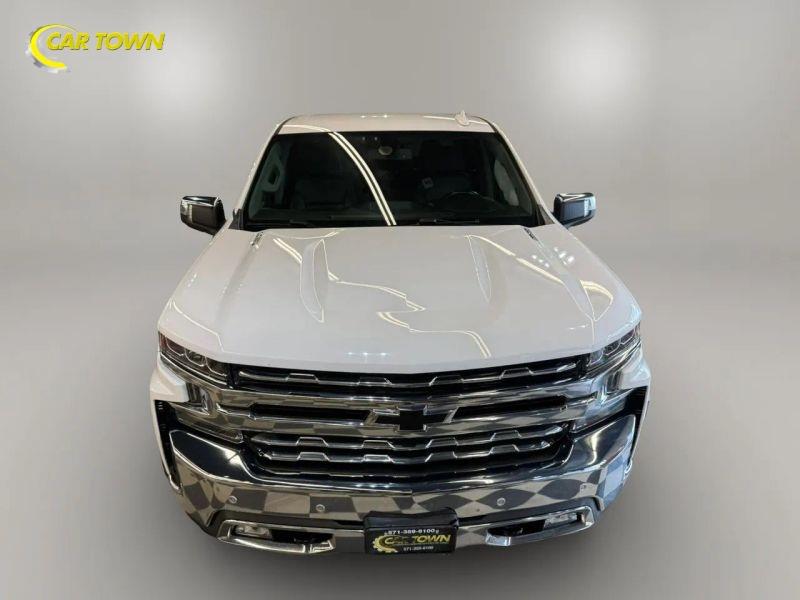 Vehicle photo 3