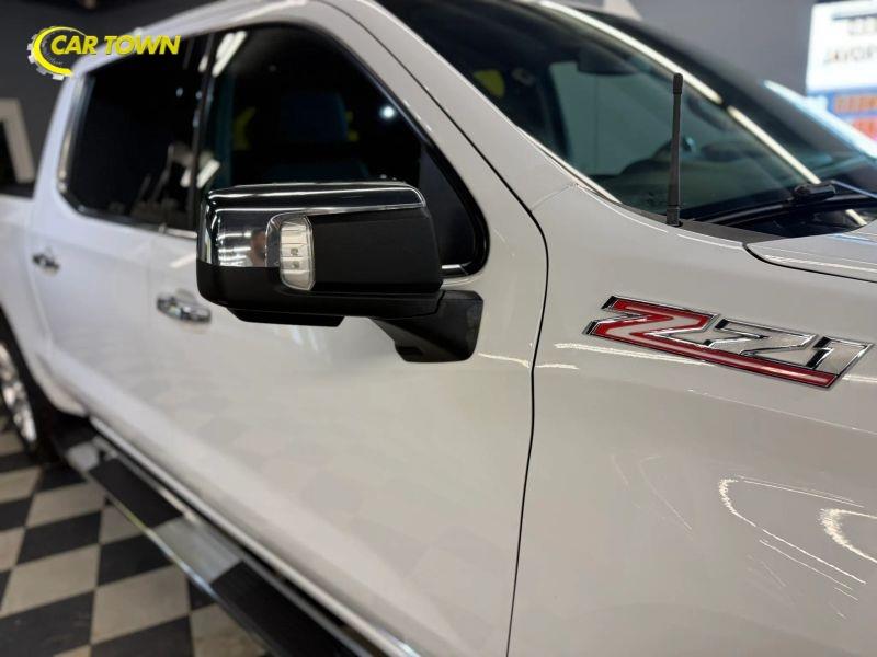 Vehicle photo 32