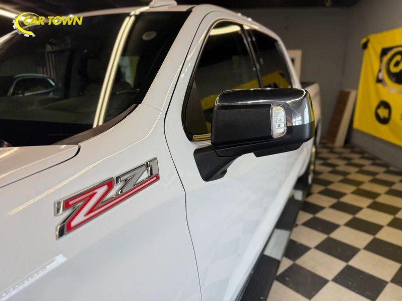 Vehicle photo 34