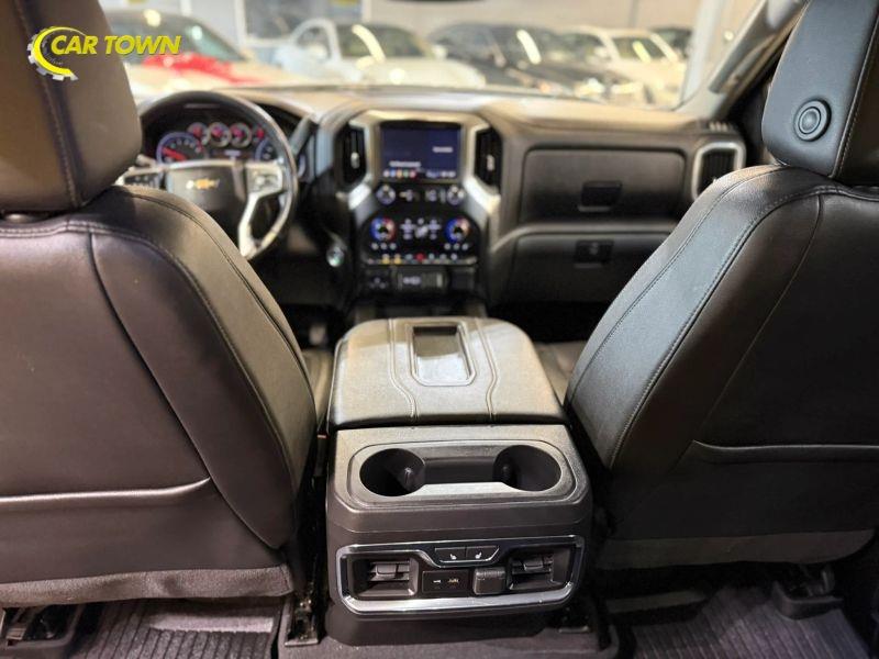 Vehicle photo 47