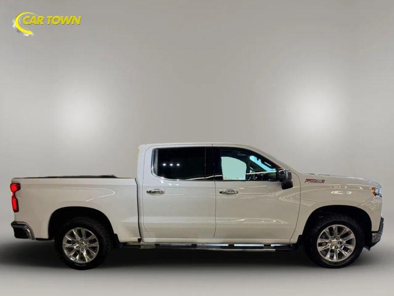 Vehicle photo 7