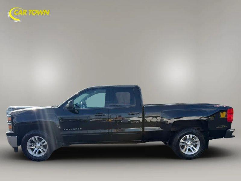 Vehicle photo 12