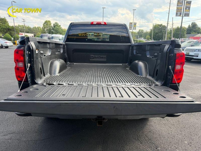 Vehicle photo 14