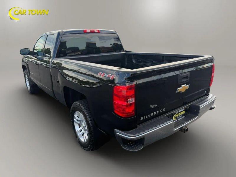 Vehicle photo 15