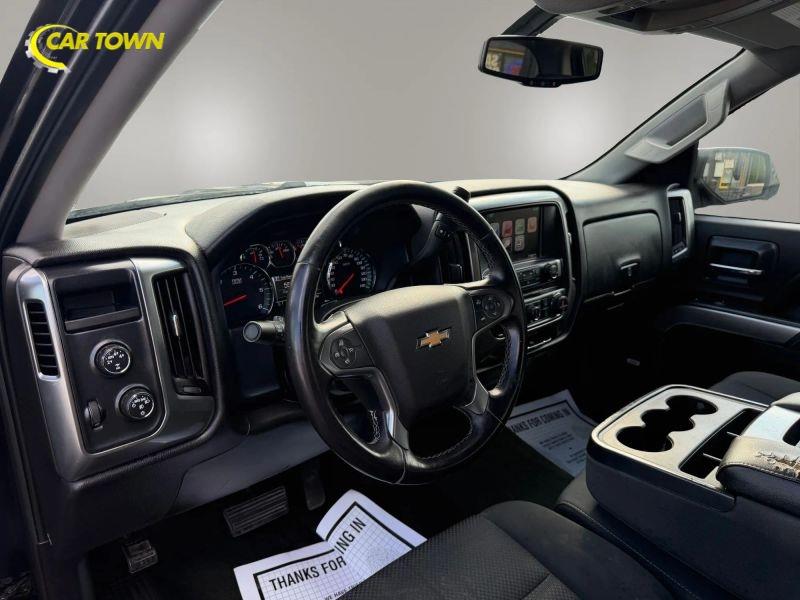 Vehicle photo 18