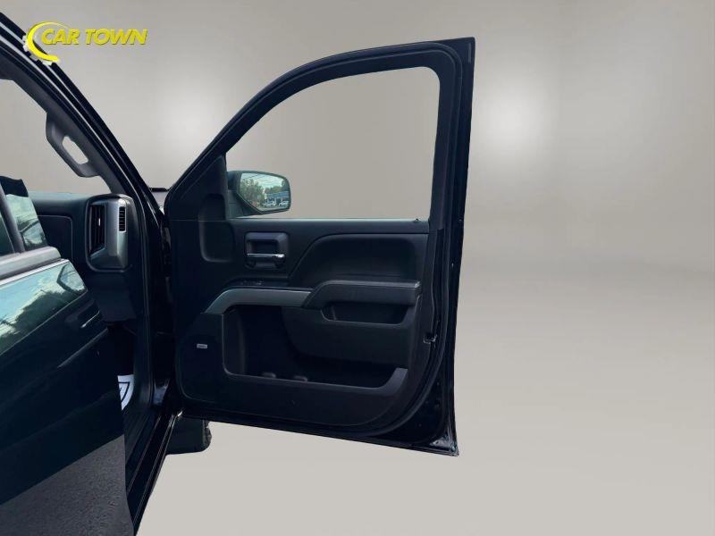 Vehicle photo 22