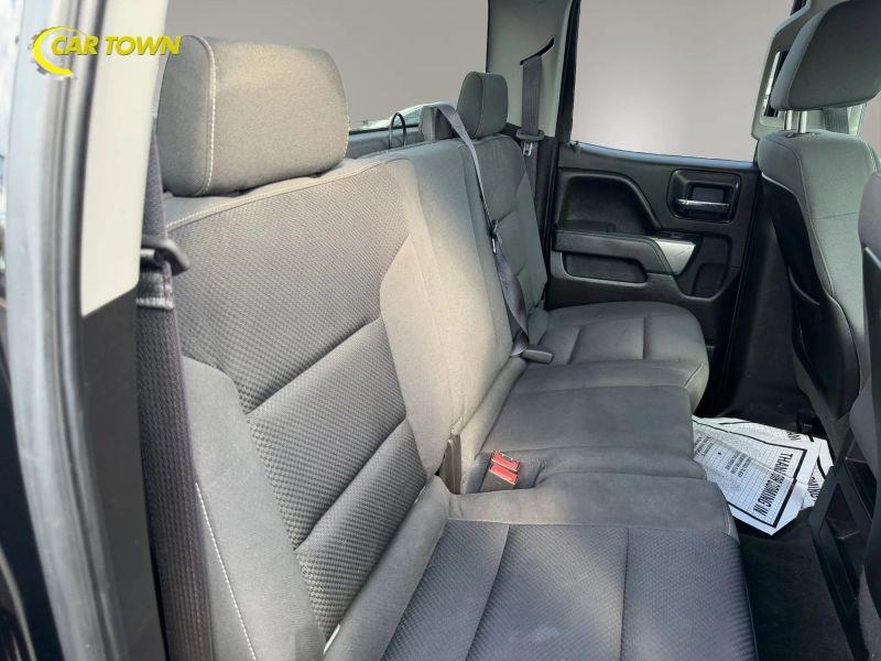 Vehicle photo 23