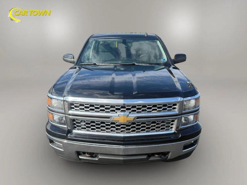 Vehicle photo 3