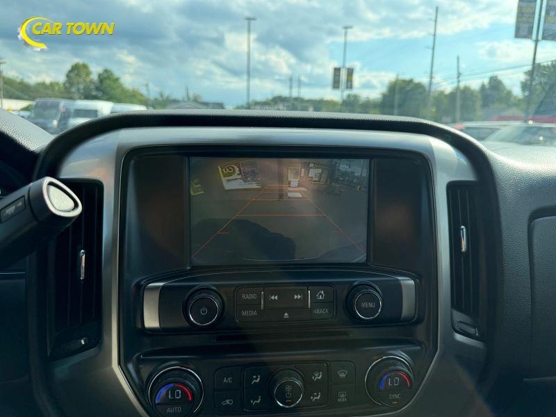 Vehicle photo 30