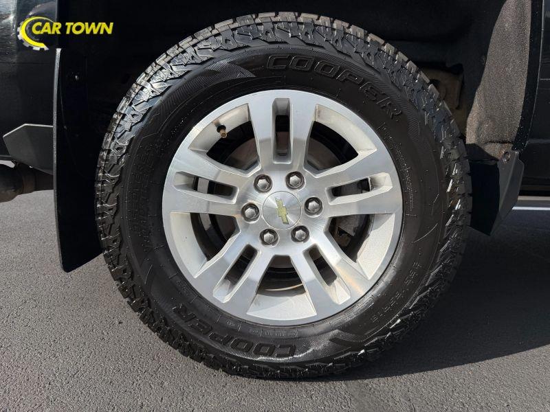 Vehicle photo 32