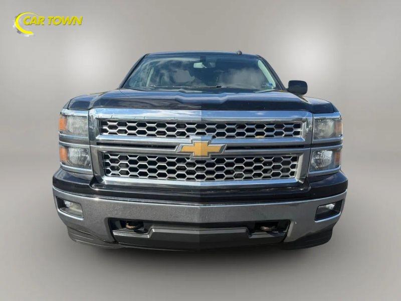 Vehicle photo 4