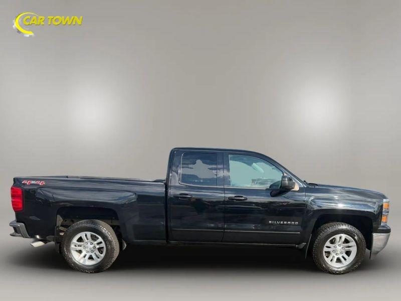 Vehicle photo 7