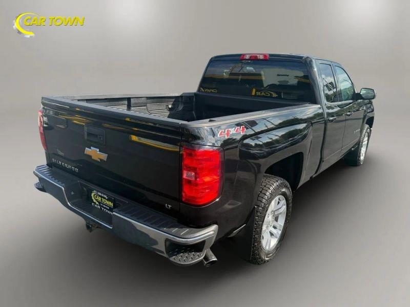 Vehicle photo 8
