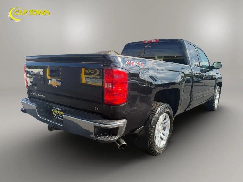 Vehicle photo 9