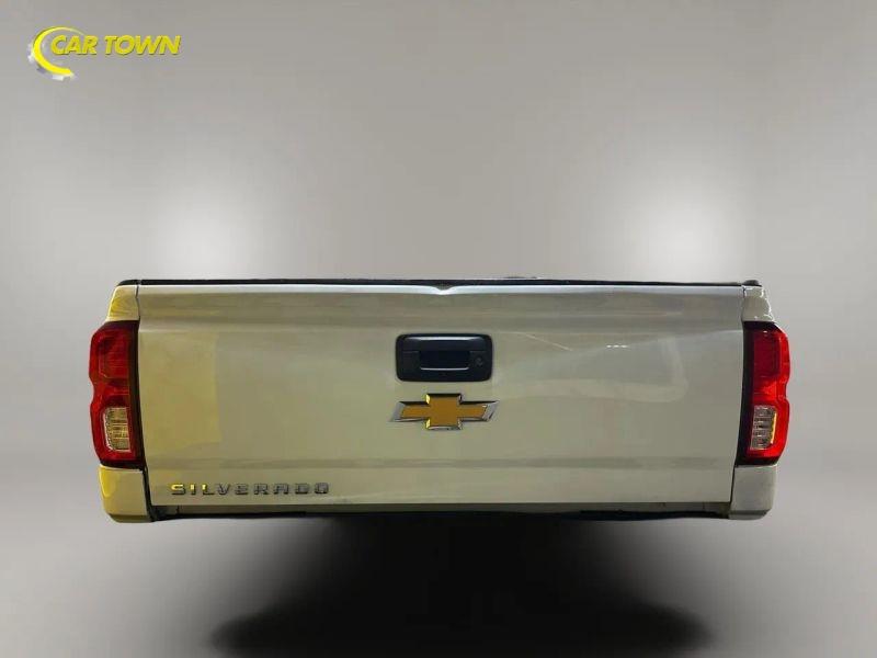 Vehicle photo 11