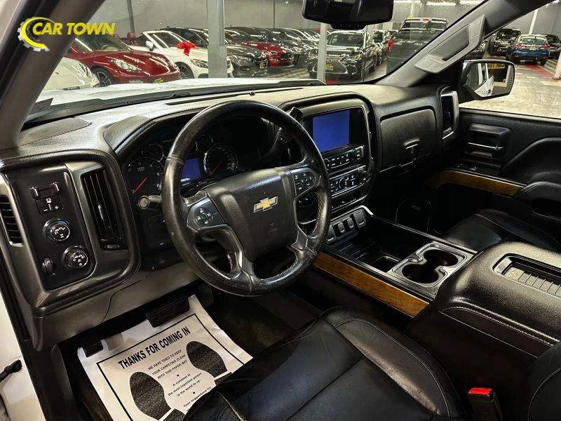 Vehicle photo 16