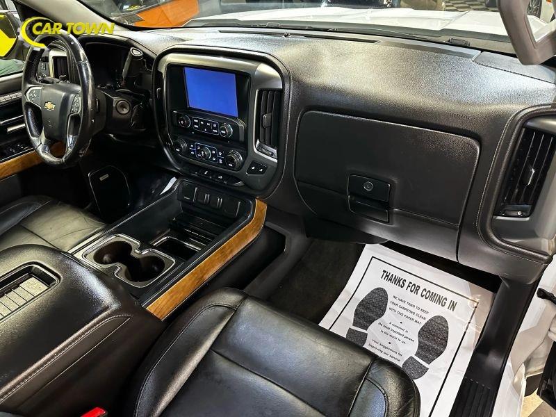 Vehicle photo 21
