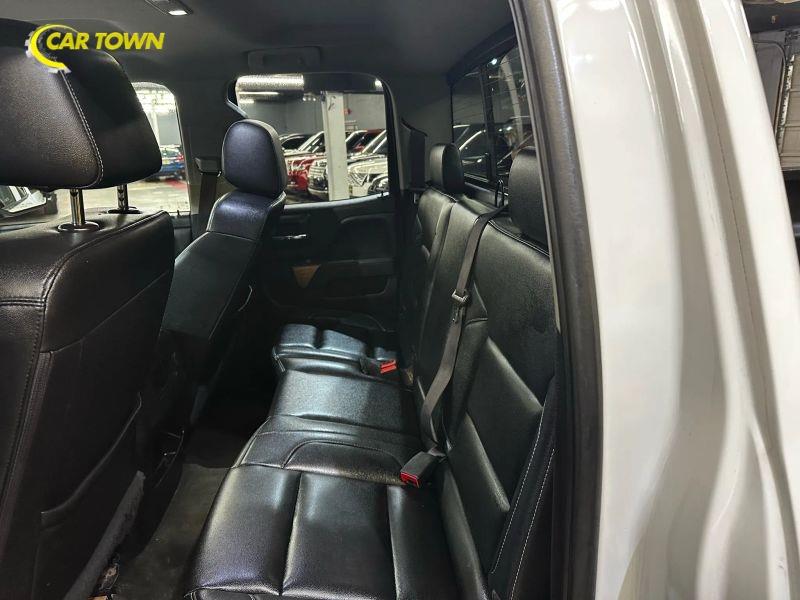 Vehicle photo 27