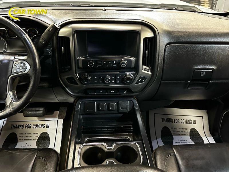Vehicle photo 29