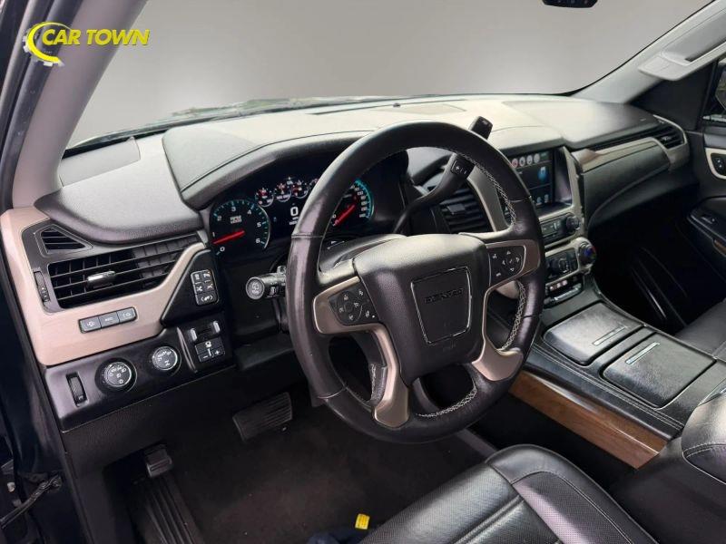 Vehicle photo 15
