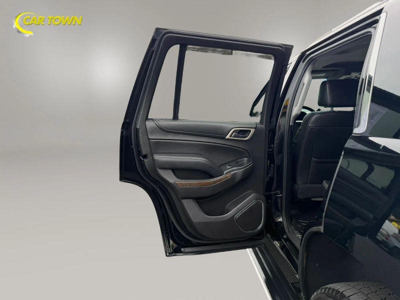 Vehicle photo 25