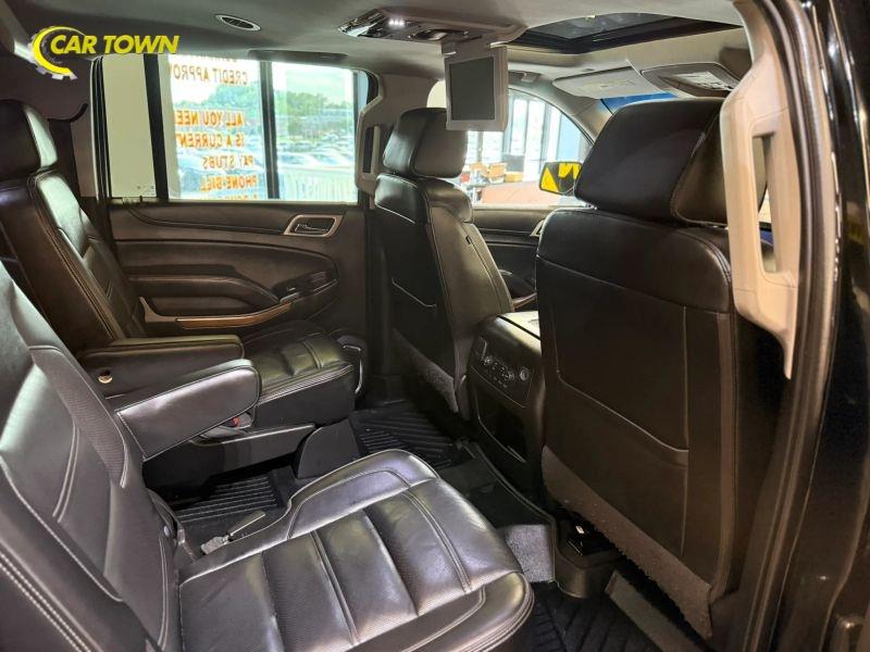 Vehicle photo 30