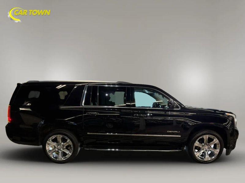 Vehicle photo 7