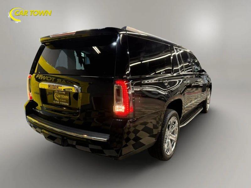 Vehicle photo 9