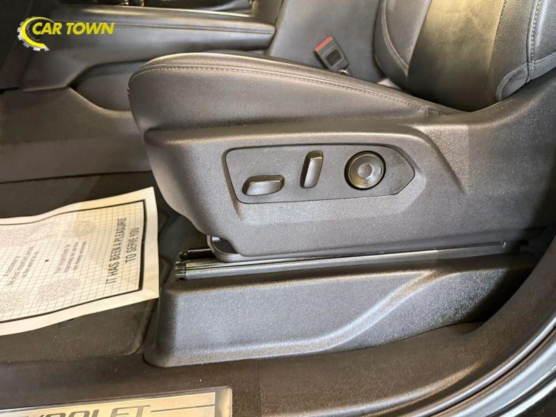 Vehicle photo 18