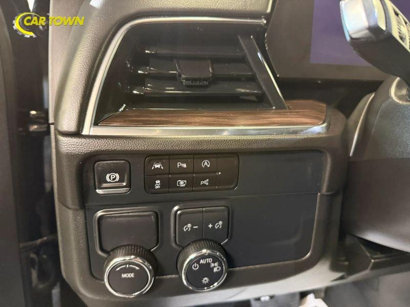 Vehicle photo 20