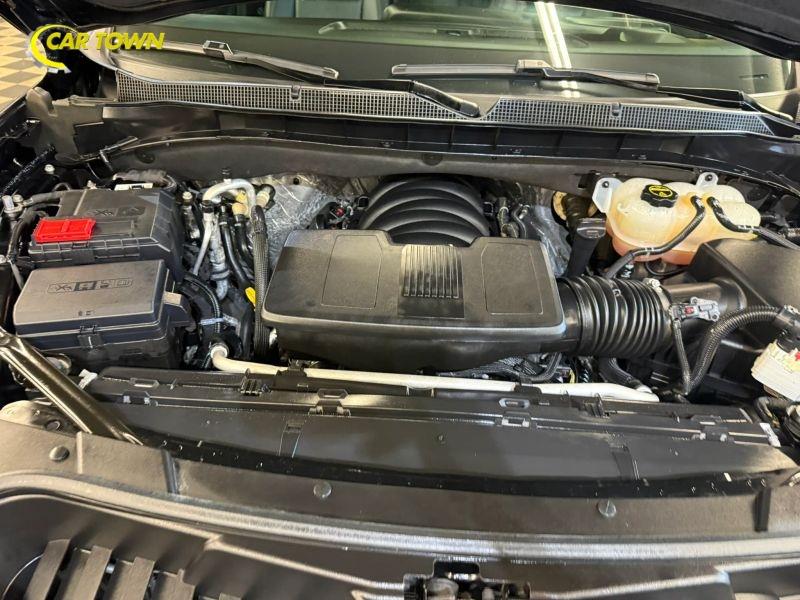 Vehicle photo 42