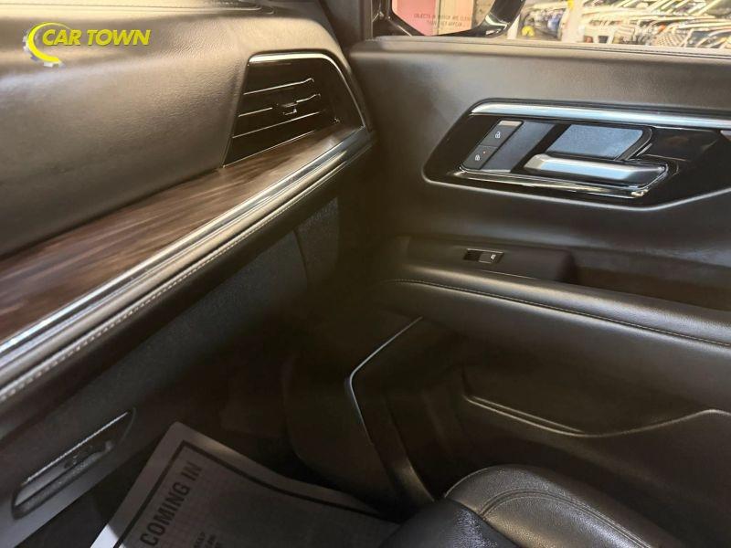 Vehicle photo 45