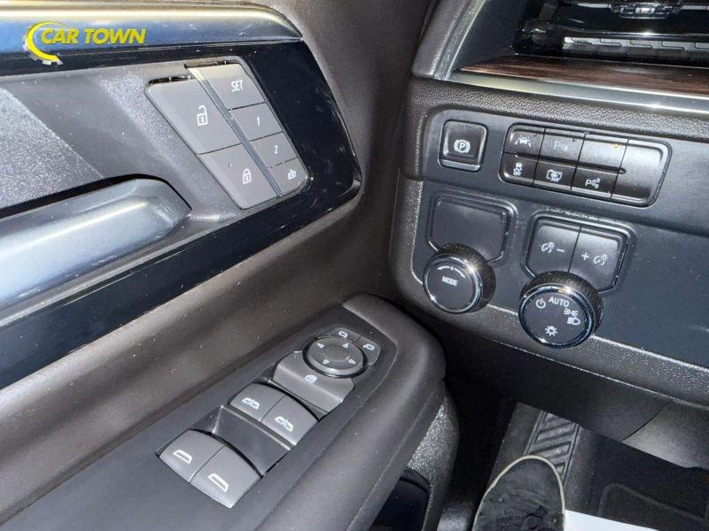 Vehicle photo 47