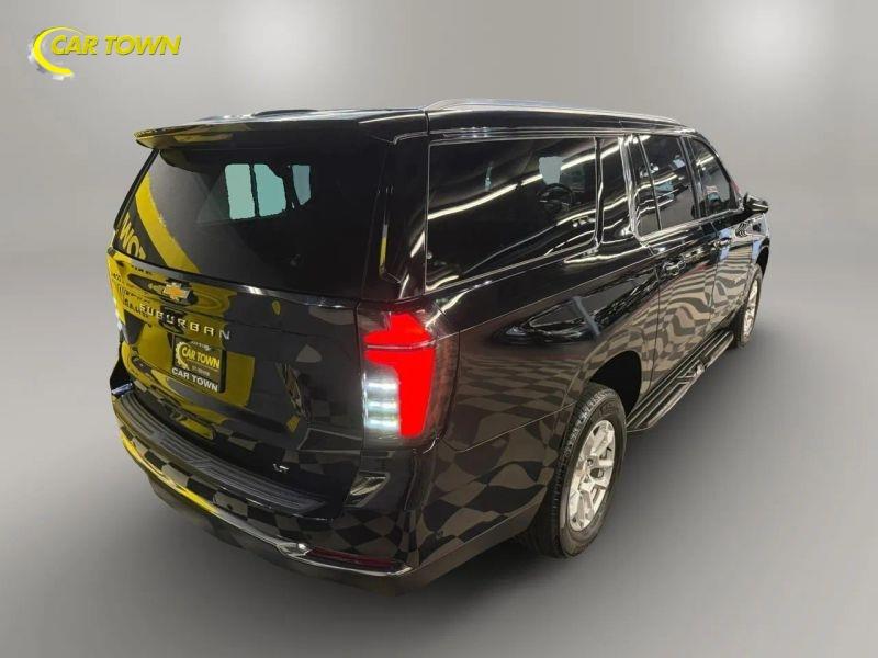 Vehicle photo 8